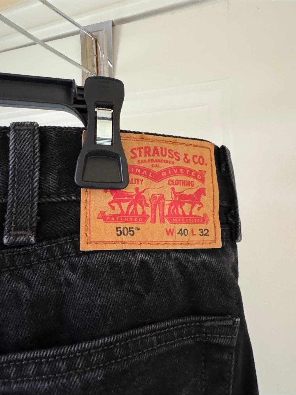 Levi's Navy Relaxed Fit Jeans - Picture 6 of 7